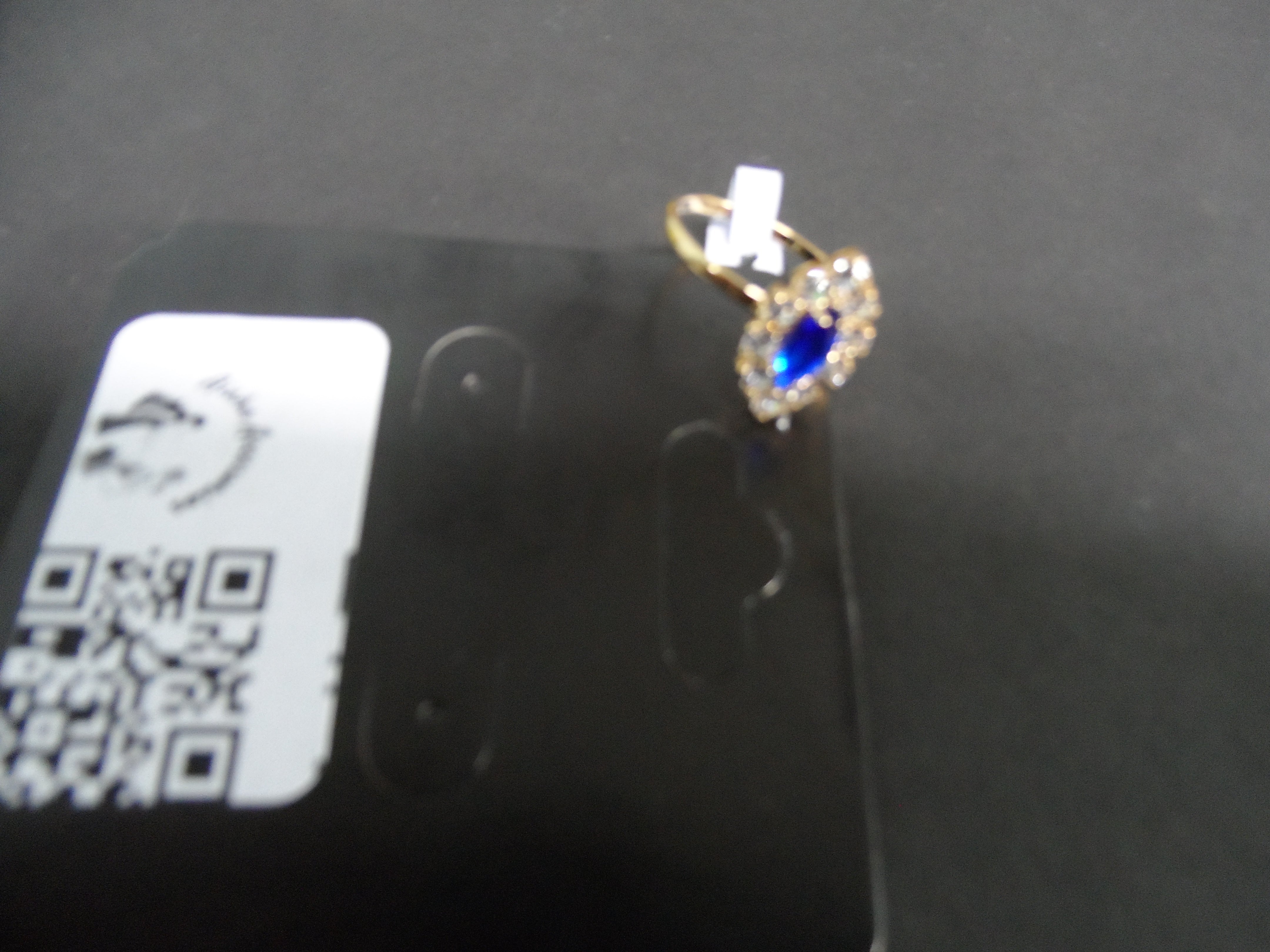 Anel Dourado com Pedra Azul e Strass