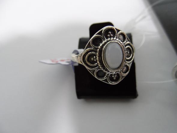 Anel Conjunto 7 Peças Prateado Resina Branca 12/19