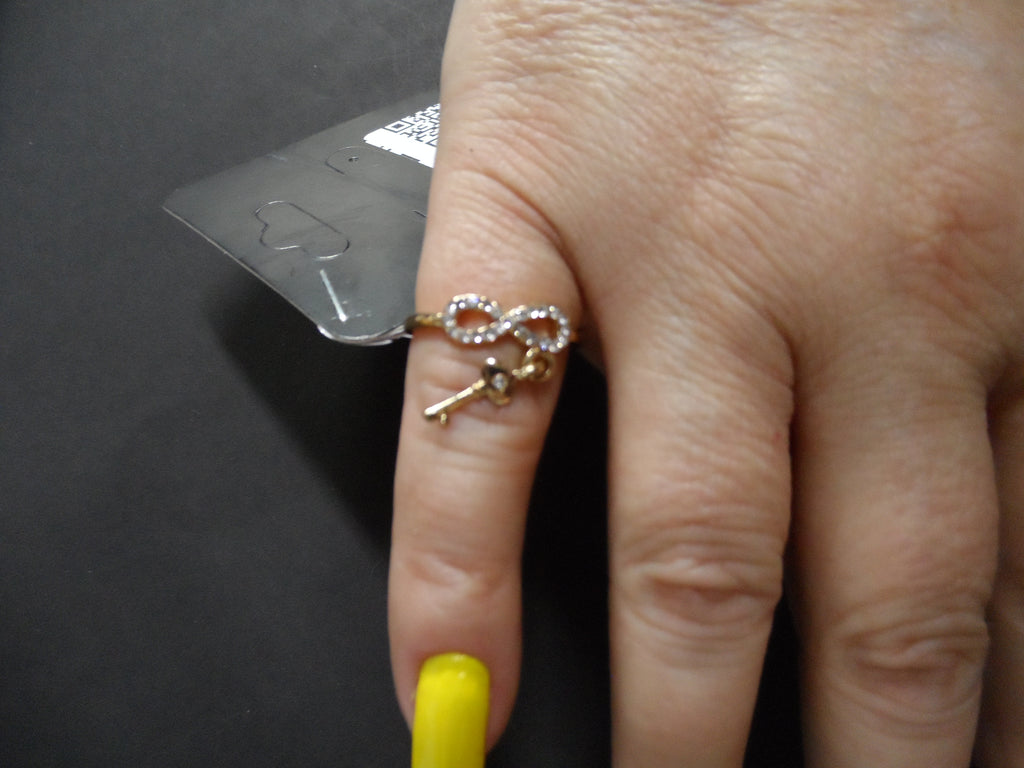 Anel Dourado Forma Infinito Strass Pingente Chave