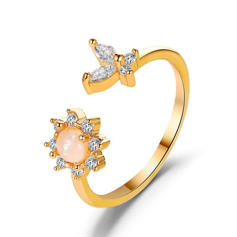 Anel Dourado Flor Estrela Strass Branco