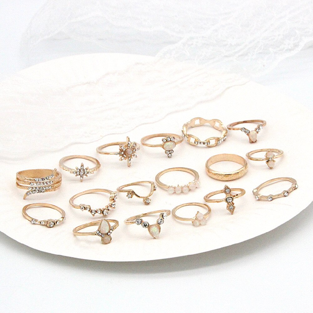 Anel Conjunto 17 Peças Diversos Modelos Strass/Resina Dourado