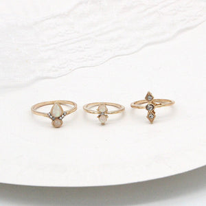 Anel Conjunto 17 Peças Diversos Modelos Strass/Resina Dourado