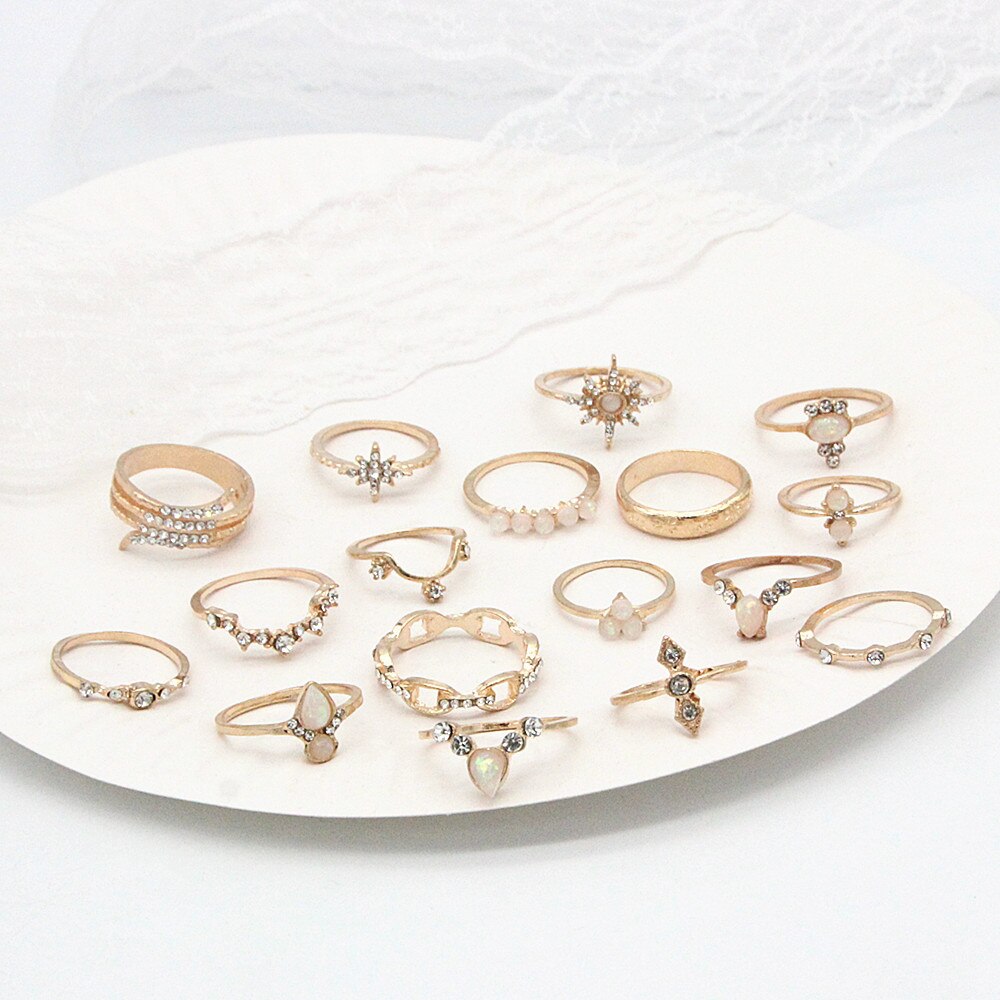 Anel Conjunto 17 Peças Diversos Modelos Strass/Resina Dourado