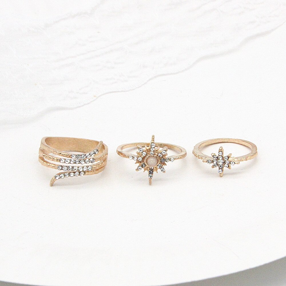 Anel Conjunto 17 Peças Diversos Modelos Strass/Resina Dourado