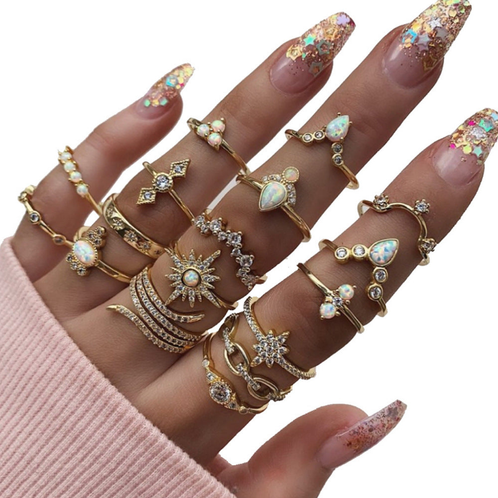 Anel Conjunto 17 Peças Diversos Modelos Strass/Resina Dourado