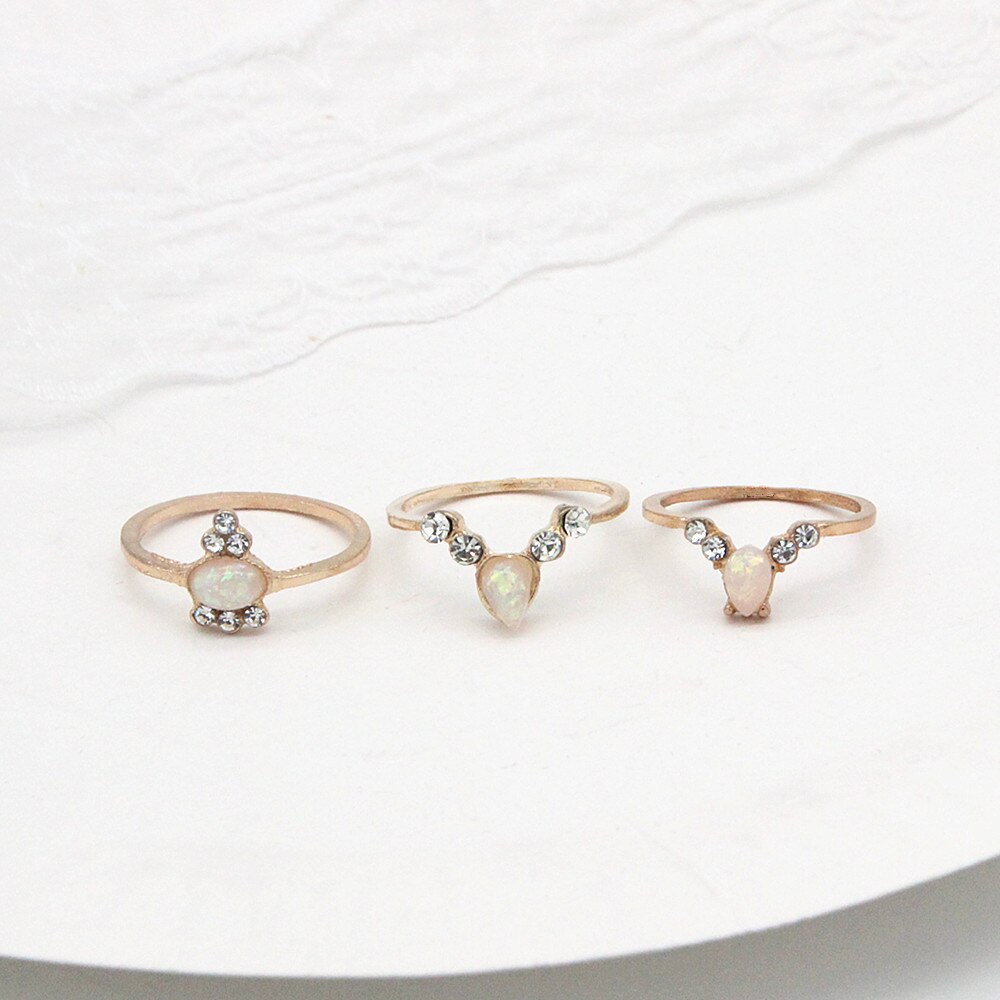 Anel Conjunto 17 Peças Diversos Modelos Strass/Resina Dourado