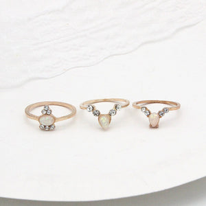 Anel Conjunto 17 Peças Diversos Modelos Strass/Resina Dourado