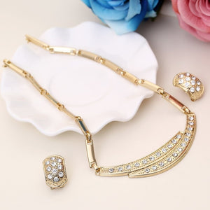 Conjunto 4 Peças Aço Dourado com Strass Branco