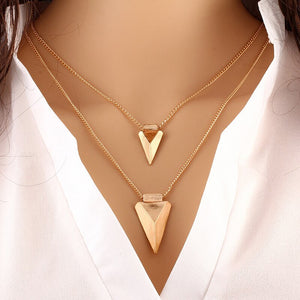 Colar Dourado Duplo Pingente Triangular Seta